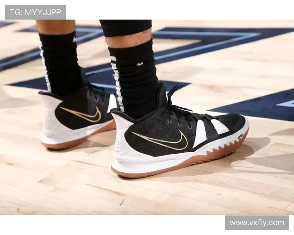 欧文新鞋发布会引发热议踩踏耐克Logo传递艺术无界限的理念 欧文新鞋发布会引发热议踩踏耐克Logo传递艺术无界限的理念